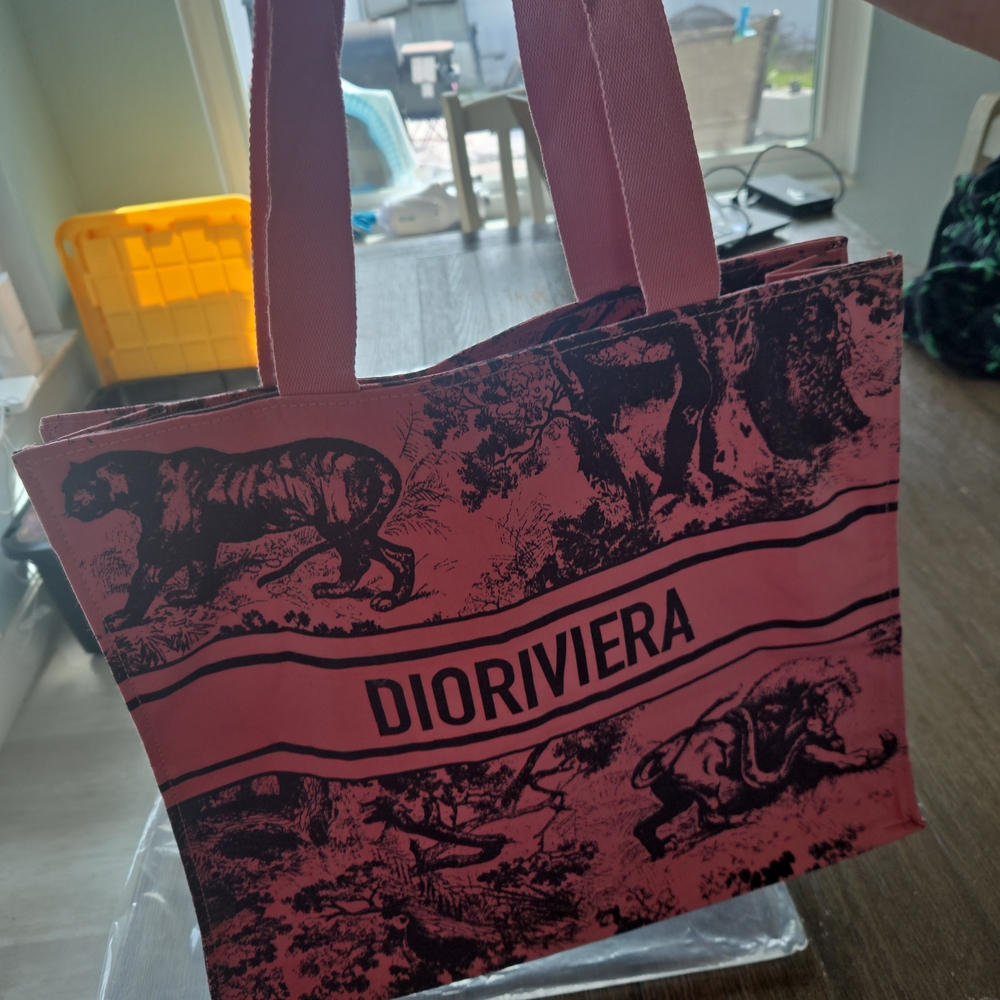 Dior Pink Tote Bag with Artistic Animal Design - Picture 4 of 4